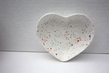 Last inn bildet i Galleri-visningsprogrammet, Jesmonite Skål hjerteformet