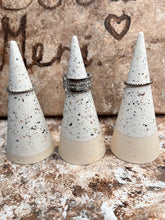 Last inn bildet i Galleri-visningsprogrammet, Jesmonite Ringholder