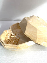 Last inn bildet i Galleri-visningsprogrammet, Jesmonite Hjerteformet skrin