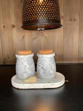 Last inn bildet i Galleri-visningsprogrammet, Jesmonite Krukke med lokk av kork