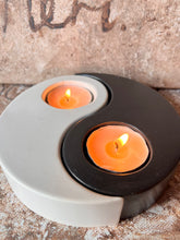 Last inn bildet i Galleri-visningsprogrammet, Jesmonite Svingete T lys holdere