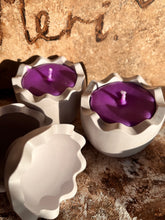 Last inn bildet i Galleri-visningsprogrammet, Jesmonite Påske egg med duftlys