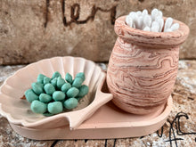 Last inn bildet i Galleri-visningsprogrammet, Jesmonite Krukke med lokk av kork