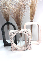 Last inn bildet i Galleri-visningsprogrammet, Jesmonite Vase Kari 11 x 11 cm