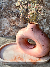 Last inn bildet i Galleri-visningsprogrammet, Jesmonite Vase Carla 15 x 13 cm