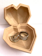 Last inn bildet i Galleri-visningsprogrammet, Jesmonite Hjerteformet skrin