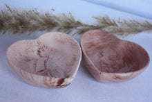 Last inn bildet i Galleri-visningsprogrammet, Jesmonite Skål hjerteformet