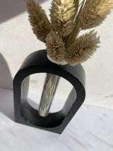 Last inn bildet i Galleri-visningsprogrammet, Jesmonite Vase Edna 15 x 9 cm