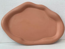 Last inn bildet i Galleri-visningsprogrammet, Jesmonite Fat usymmetrisk med kant