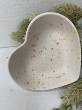 Last inn bildet i Galleri-visningsprogrammet, Jesmonite Skål hjerteformet