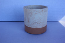 Last inn bildet i Galleri-visningsprogrammet, Jesmonite Krukke