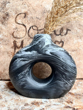 Last inn bildet i Galleri-visningsprogrammet, Jesmonite Vase Carla 15 x 13 cm