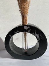 Last inn bildet i Galleri-visningsprogrammet, Jesmonite Vase Luciana 11 x 13 cm