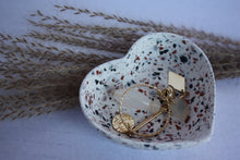Last inn bildet i Galleri-visningsprogrammet, Jesmonite Skål hjerteformet