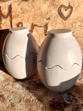 Last inn bildet i Galleri-visningsprogrammet, Jesmonite Påske egg med duftlys