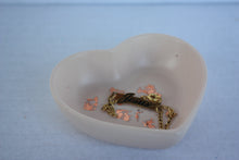 Last inn bildet i Galleri-visningsprogrammet, Jesmonite Skål hjerteformet