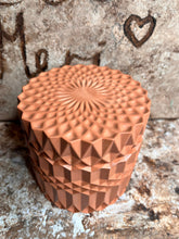 Last inn bildet i Galleri-visningsprogrammet, Jesmonite stor Krukke med lokk