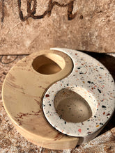 Last inn bildet i Galleri-visningsprogrammet, Jesmonite Svingete T lys holdere