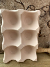 Last inn bildet i Galleri-visningsprogrammet, Jesmonite Eggeholder