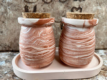 Last inn bildet i Galleri-visningsprogrammet, Jesmonite Krukke med lokk av kork