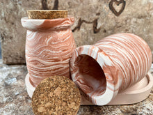 Last inn bildet i Galleri-visningsprogrammet, Jesmonite Krukke med lokk av kork