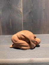 Last inn bildet i Galleri-visningsprogrammet, Jesmonite Yoga figur

