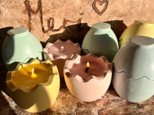 Last inn bildet i Galleri-visningsprogrammet, Jesmonite Påske egg med duftlys
