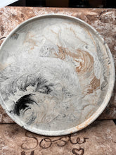 Last inn bildet i Galleri-visningsprogrammet, Jesmonite Fat 30 cm rundt med kant
