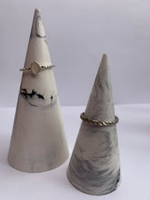 Last inn bildet i Galleri-visningsprogrammet, Jesmonite Ringholder
